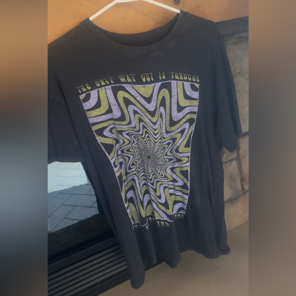 hollister size small oversized tee